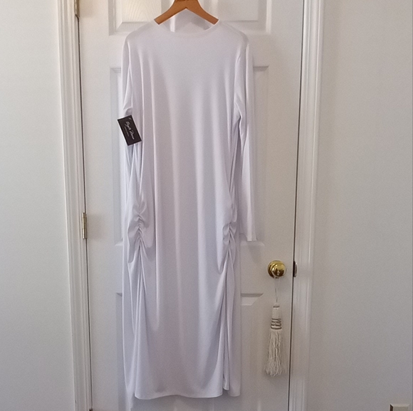 Ladies Long White Sweater - Picture 2 of 5